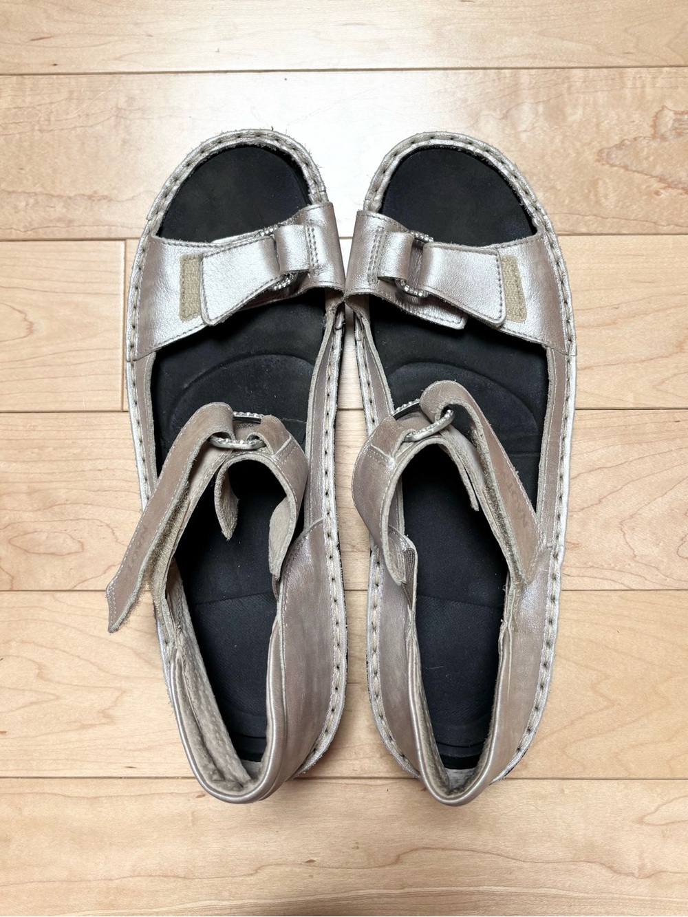 Naot Pink Pearl Metallic Leather Sandals - Picture 2 of 3
